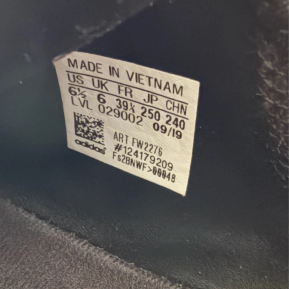 Rare Adidas x Star Wars NMD_R1 Darth Vader Sneakers‎ - Men’s 6.5 / Women’s 7.5